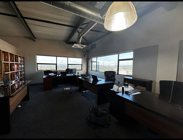 528M² OFFICE FOR SALE IN SUNNINGHILL